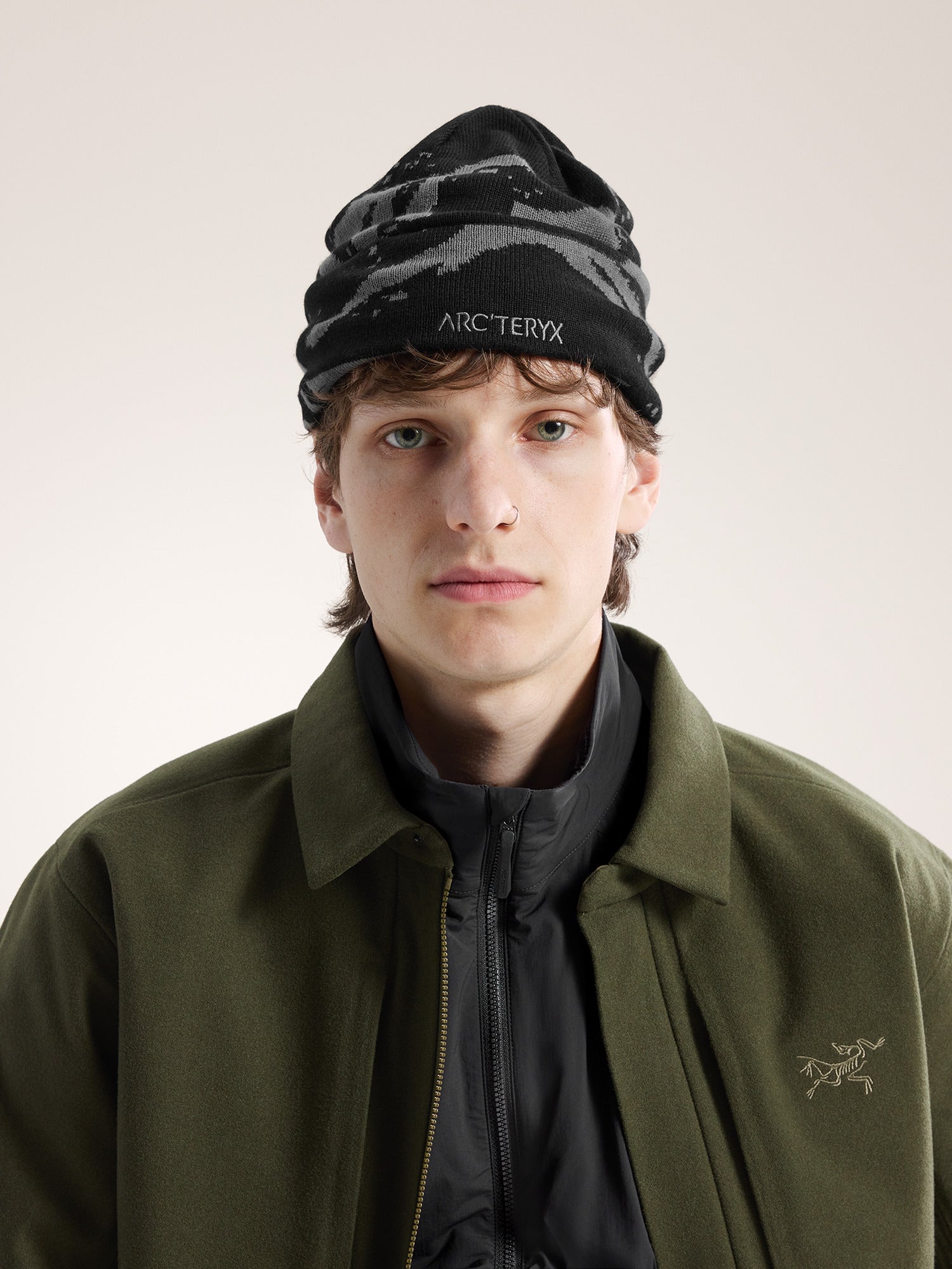 ARC'TERYX Grotto Toque グロット トーク Black/Vo Arc'teryx Grotto Toque Beanie: Versatile & Eco-Friendly